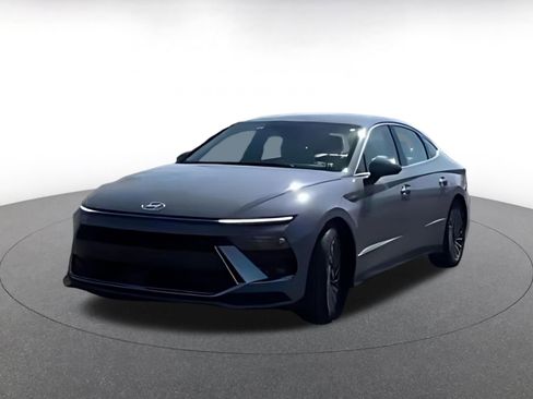 Used 2025 Hyundai Sonata SEL FWD image 10