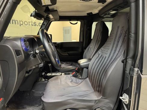 Used 2017 Jeep Wrangler Freedom Edition image 8