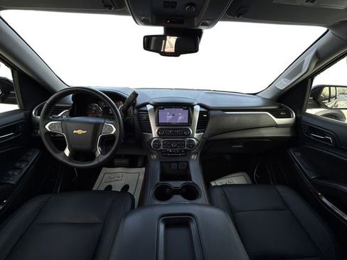 Used 2017 Chevrolet Suburban LT image 32