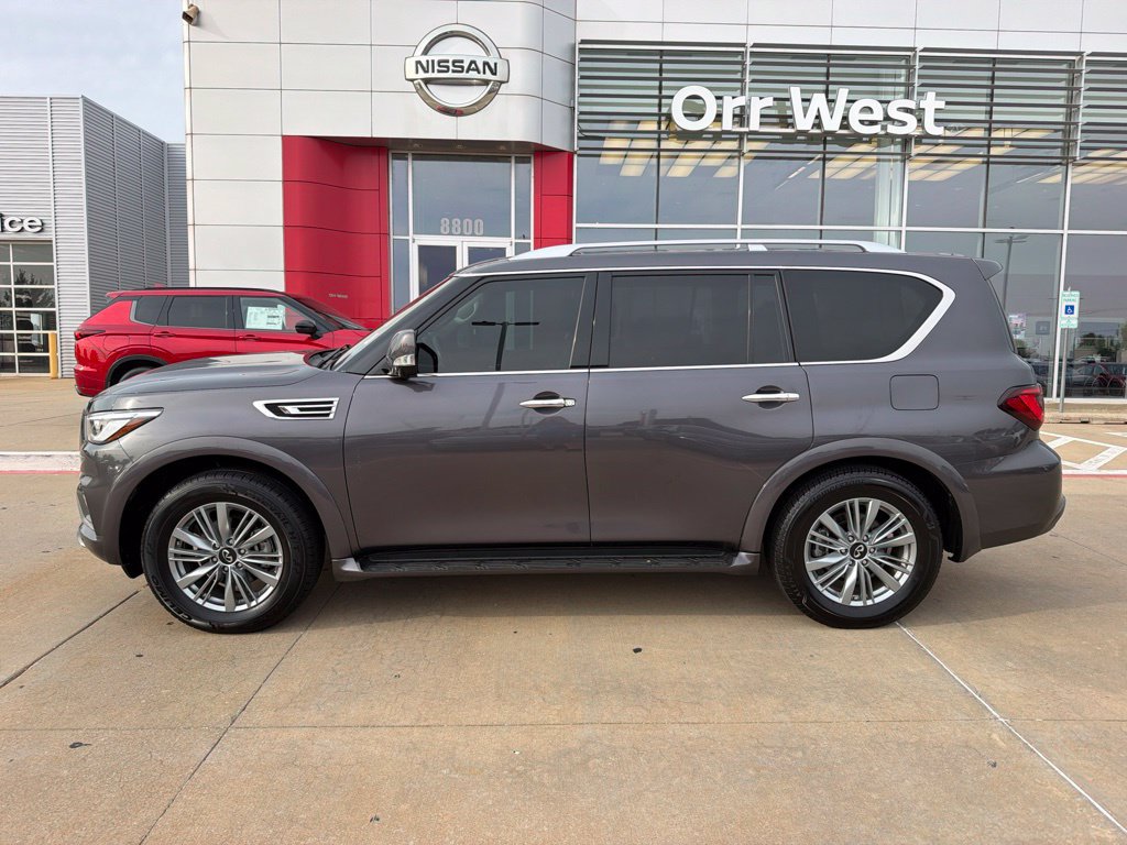 Used 2024 INFINITI QX80 Luxe RWD image 2