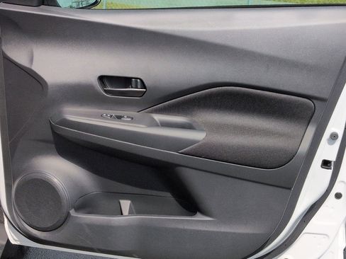 Certified 2025 Nissan Kicks Play S FWD image 32