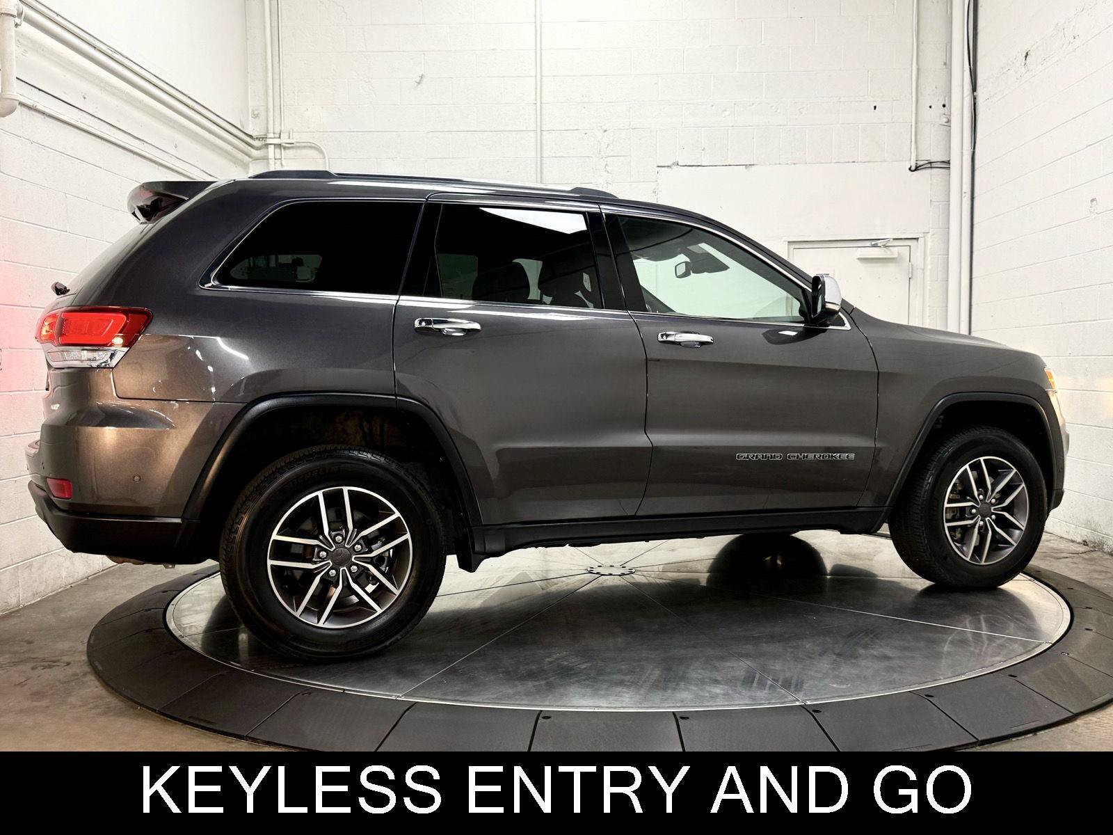Used 2021 Jeep Grand Cherokee Limited AWD/4WD image 9