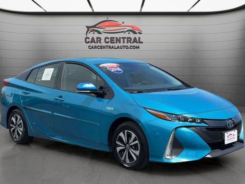 Used 2018 Toyota Prius Prime Plus FWD image 7
