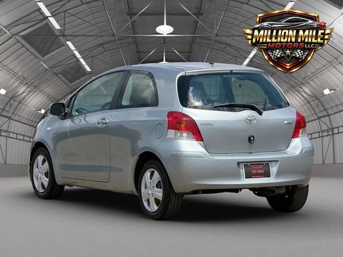 Used 2009 Toyota Yaris 2-Door Hatchback FWD image 10