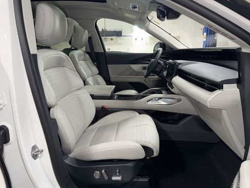 Used 2026 Lincoln Nautilus Reserve AWD/4WD image 28