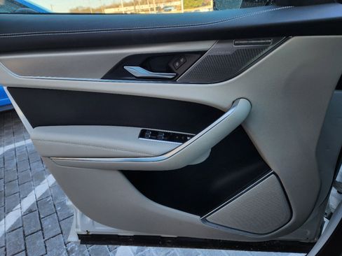 Certified 2024 Jaguar F-PACE R-Dynamic S image 24