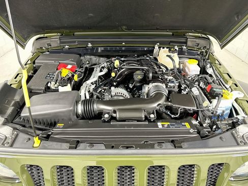 Used 2022 Jeep Wrangler Unlimited Sport AWD/4WD image 27