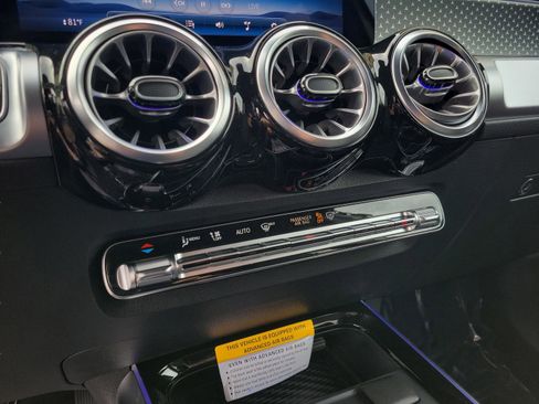 Used 2026 Mercedes-Benz GLB 250 GLB 250 image 23