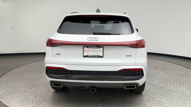 Used 2025 Audi Q5 Premium Plus w/ Premium Plus AWD/4WD image 3