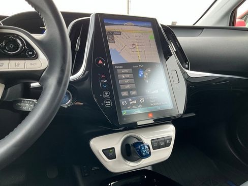 Used 2017 Toyota Prius Prime Advanced image 17