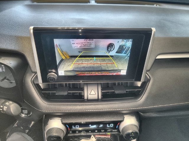 Used 2024 Toyota RAV4 XLE w/ Convenience Package FWD image 17