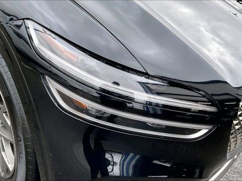 Certified 2025 Genesis GV70 2.5T Select w/ Select Package image 28