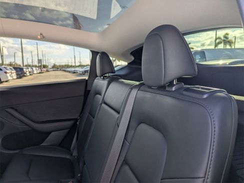 Used 2023 Tesla Model Y Long Range image 17
