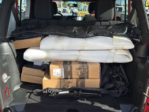 Used 2017 Jeep Wrangler Unlimited Sahara image 7