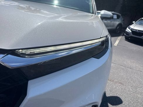 Used 2024 Honda CR-V LX image 9