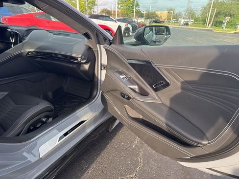 Used 2025 Chevrolet Corvette E-Ray w/ Stealth Interior Trim Package AWD/4WD image 7