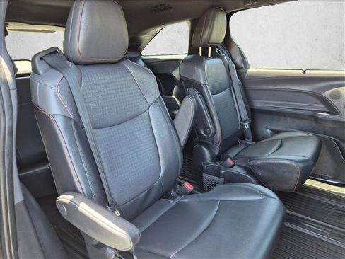 Used 2021 Toyota Sienna XSE w/ XSE Plus Package AWD/4WD image 19
