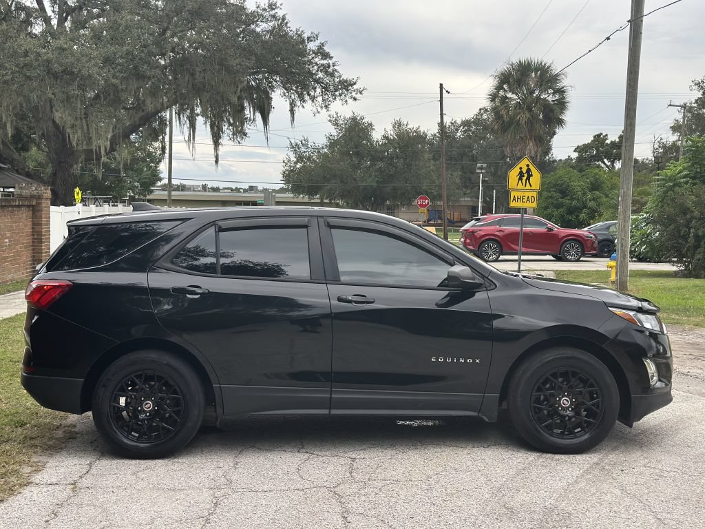 Used 2021 Chevrolet Equinox LS FWD image 6