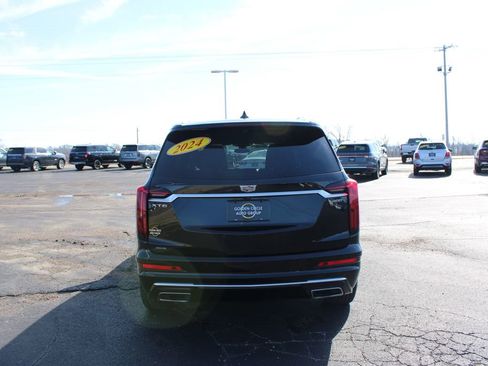 Used 2024 Cadillac XT6 Premium Luxury image 9