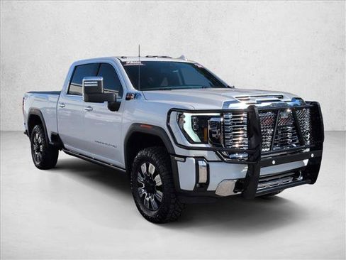 Used 2024 GMC Sierra 2500 Denali w/ Max Trailering Package AWD/4WD image 3