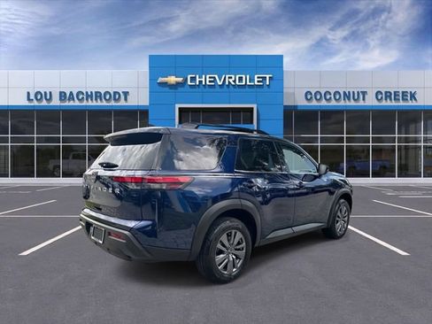 Used 2025 Nissan Pathfinder SV FWD image 8