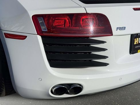 Used 2011 Audi R8 V8 image 24