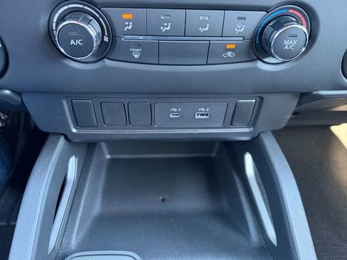 Used 2023 Nissan Frontier SV AWD/4WD image 25