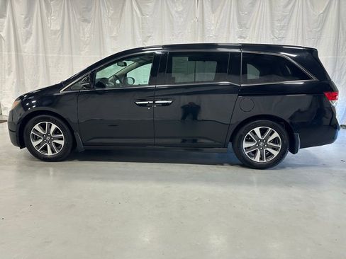 Used 2016 Honda Odyssey Touring Elite image 4