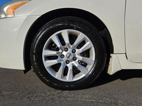 Used 2014 Nissan Altima 2.5 S w/ Display Audio Package FWD image 13