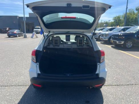 Used 2019 Honda HR-V LX image 27