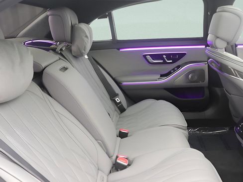 Used 2025 Mercedes-Benz S 63 AMG S image 29