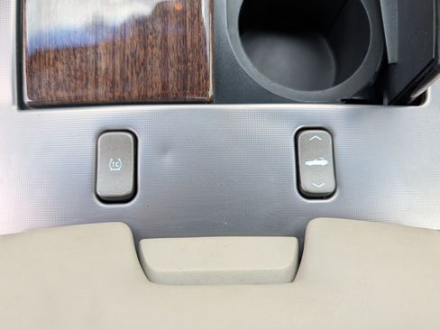 Used 2006 Cadillac XLR V RWD image 20