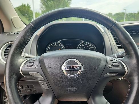 Used 2019 Nissan Pathfinder SL AWD/4WD image 20
