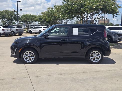 Used 2025 Kia Soul LX w/ LX Technology Package FWD image 12