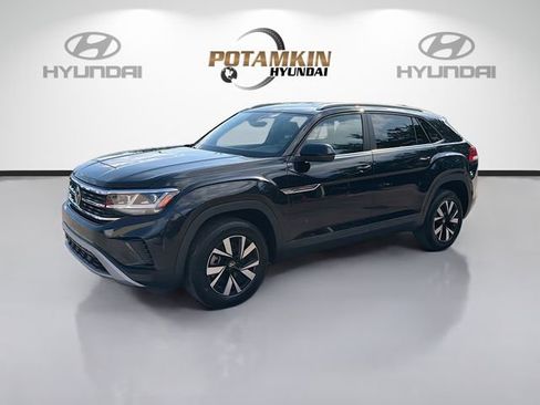 Used 2022 Volkswagen Atlas Cross Sport SE image 1