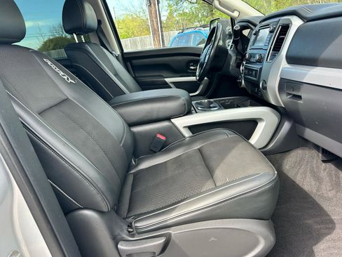 Used 2017 Nissan Titan PRO-4X image 10