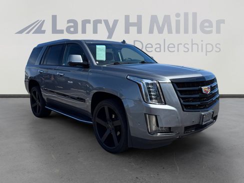 Used 2020 Cadillac Escalade Luxury w/ Escalade Sport Edition image 7