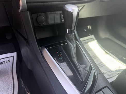 Used 2019 Toyota Corolla LE FWD image 30