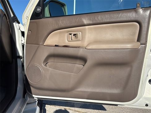 Used 2002 Toyota 4Runner Limited image 10