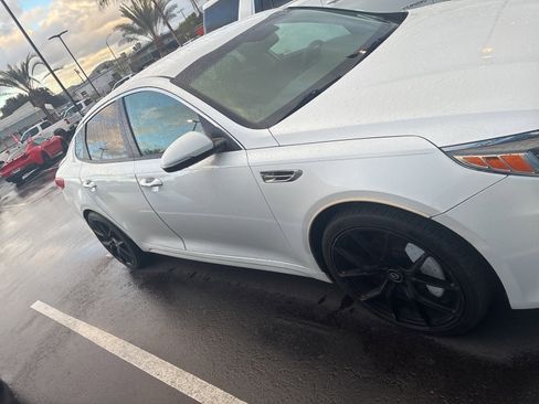 Used 2018 Kia Optima LX image 2