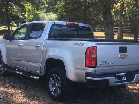 Used 2017 Chevrolet Colorado Z71 AWD/4WD image 3