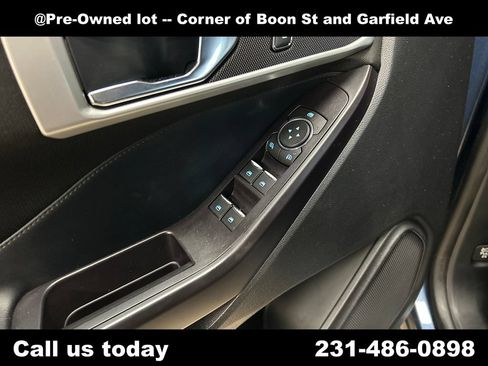 Used 2020 Ford Explorer XLT w/ Comfort Package AWD/4WD image 16