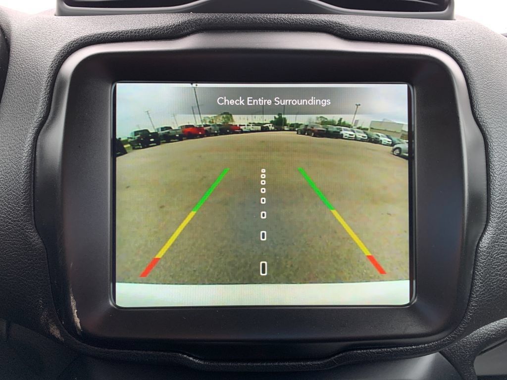 Used 2023 Jeep Renegade Latitude AWD/4WD image 28