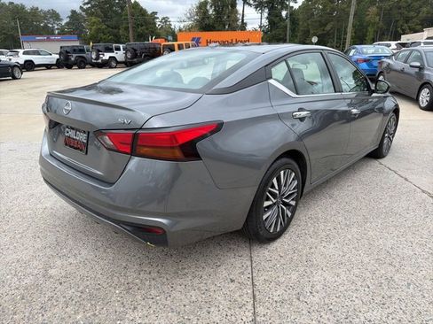 Used 2024 Nissan Altima 2.5 SV image 6
