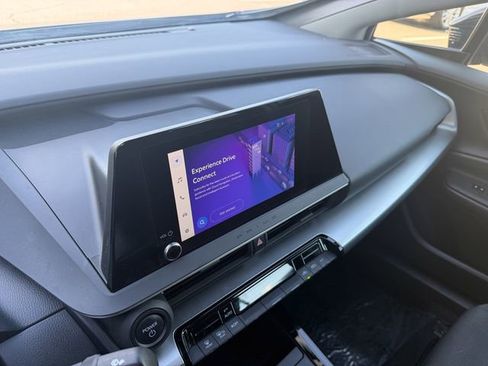 Used 2024 Toyota Prius LE FWD image 20