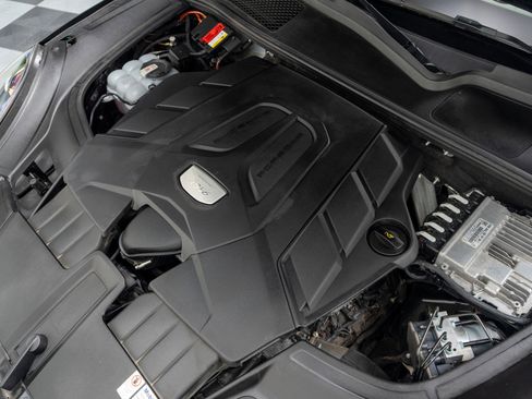 Used 2022 Porsche Cayenne Coupe AWD/4WD image 41
