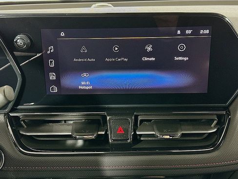 Used 2025 Chevrolet TrailBlazer RS w/ Convenience Package AWD/4WD image 15