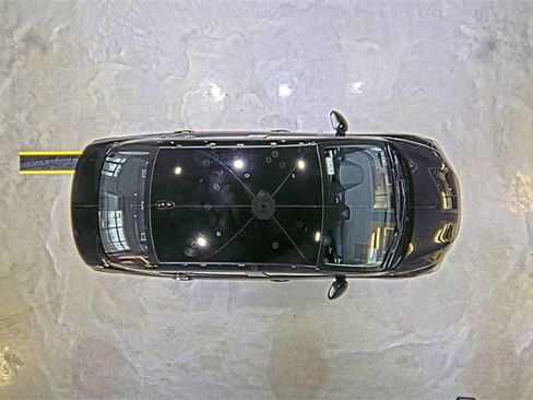 Used 2025 Nissan Versa SV w/ Trunk Package image 24