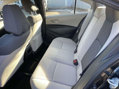 Used 2020 Toyota Corolla LE image 11