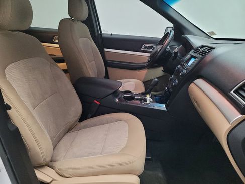 Used 2016 Ford Explorer XLT image 21